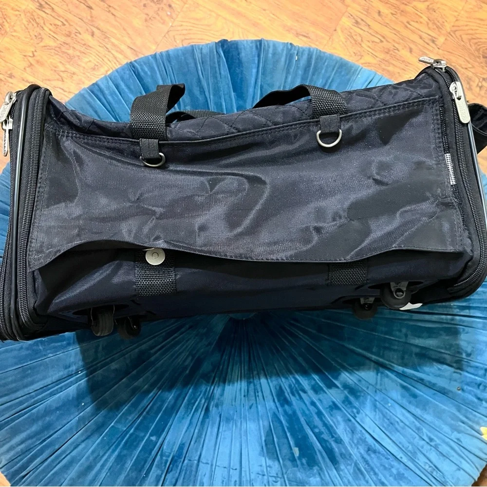 Sherpa’s Soft Side cat Carrier Duffle Bag W/wheels Privacy Curtains, bed,top zip
